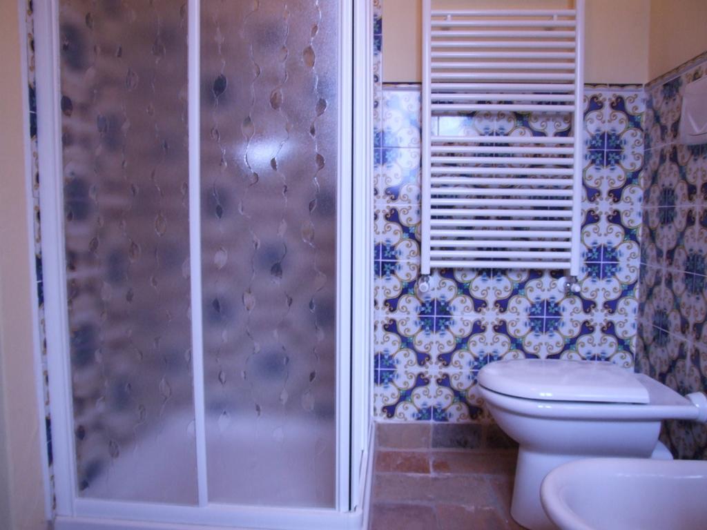 B&B Coco Loco Sesto Calende Camera foto